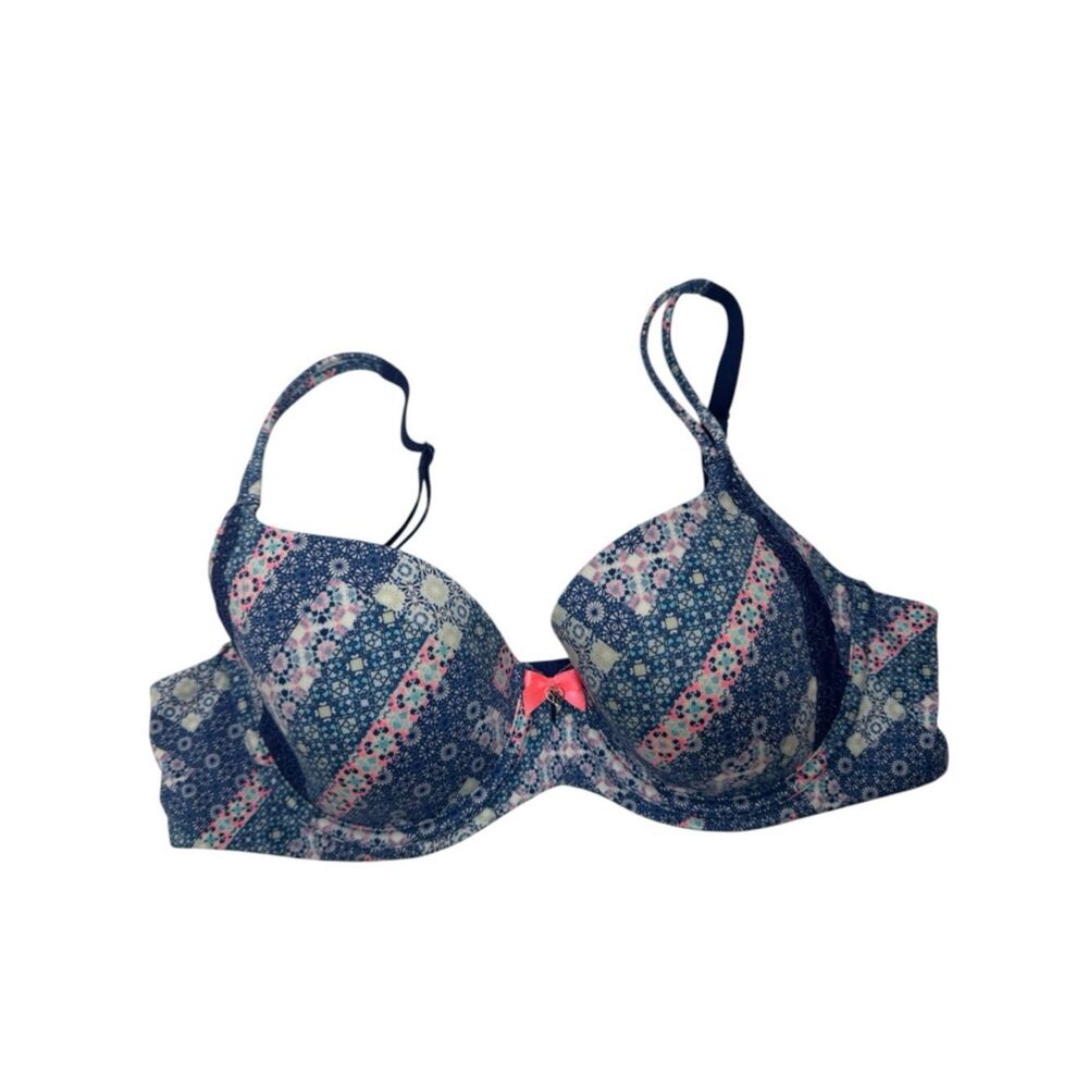 Victoria Secret Body Lined Demi Buste Bra.‎ Size 36C.